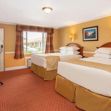 Travelodge By Wyndham הות'ורן מראה חיצוני תמונה