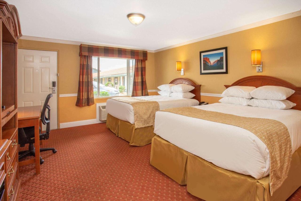 Travelodge By Wyndham הות'ורן מראה חיצוני תמונה