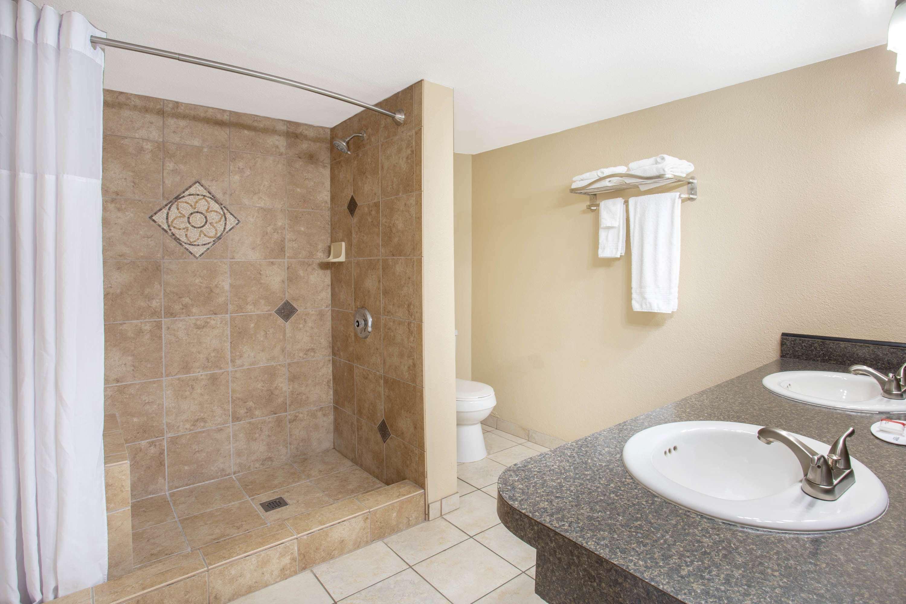 Travelodge By Wyndham הות'ורן מראה חיצוני תמונה