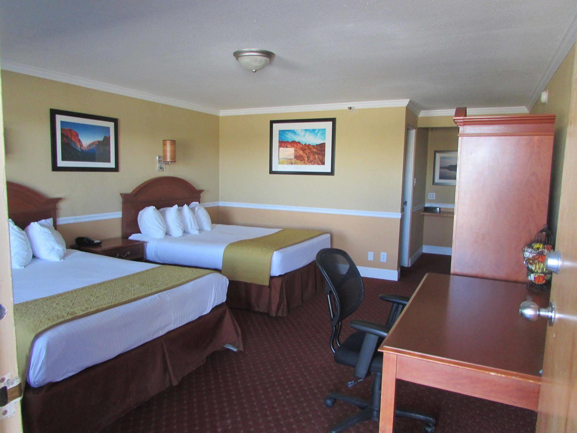 Travelodge By Wyndham הות'ורן מראה חיצוני תמונה